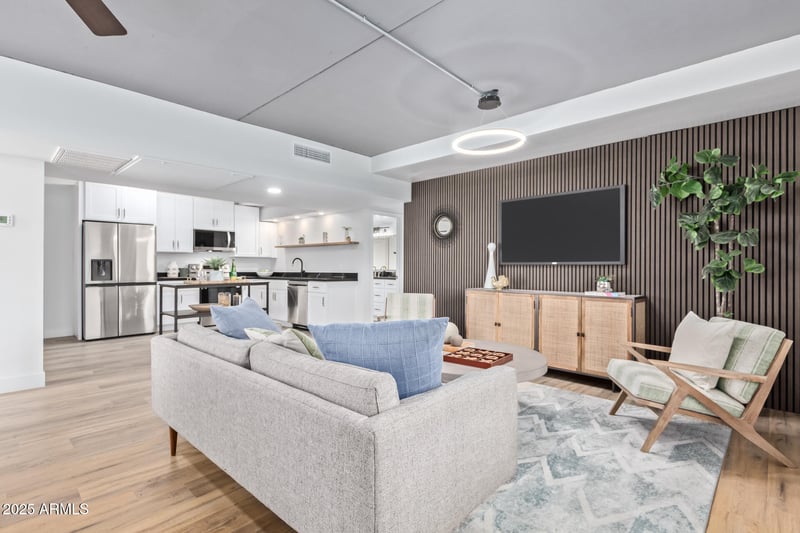 351 Thomas Rd #D208, Phoenix, AZ 85012