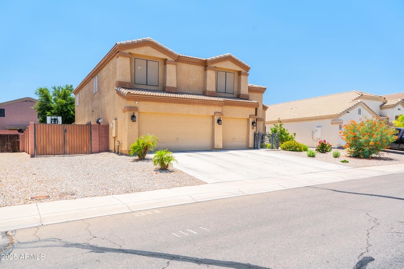 3511 Allens Peak Dr, San Tan Valley, AZ 85144