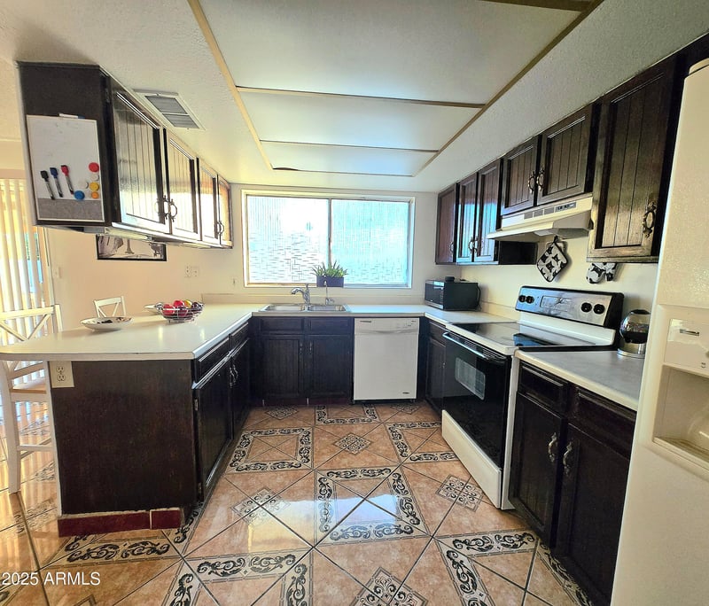 3515 Campo Bello Dr, Phoenix, AZ 85032