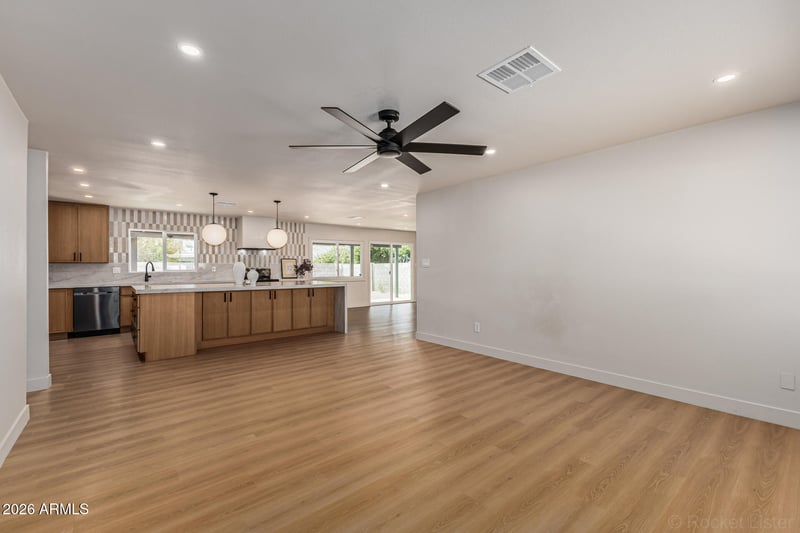 3515 E Winchcomb Dr, Phoenix, AZ 85032