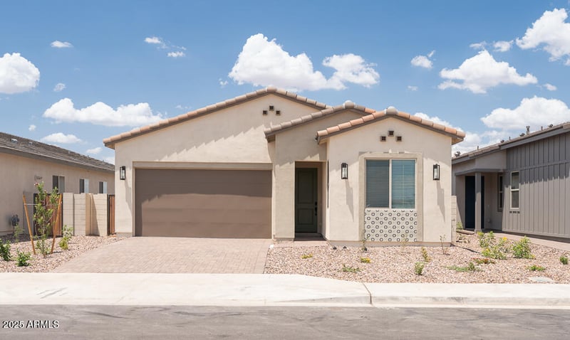 352 Las Perlas Ln, San Tan Valley, AZ 85140