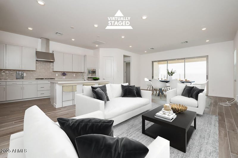 352 Las Perlas Ln, San Tan Valley, AZ 85140