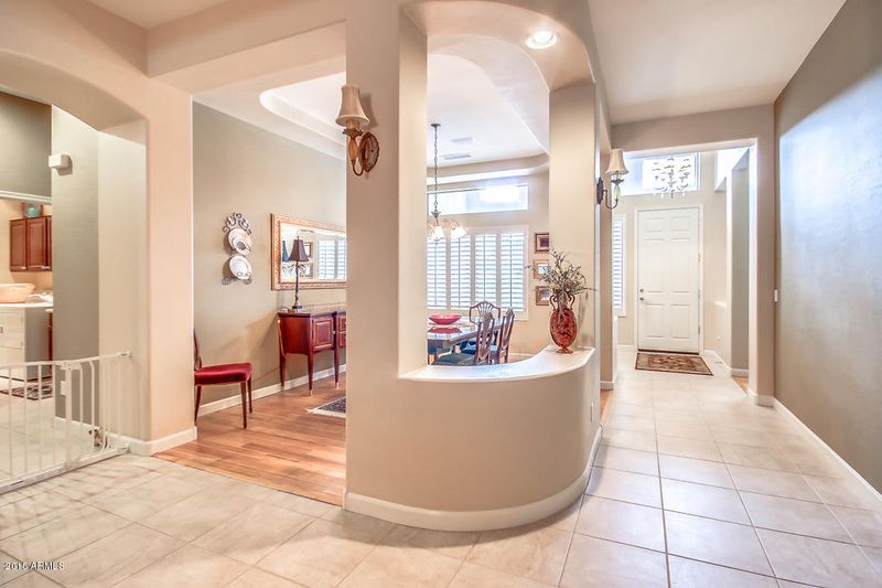 352 W Macaw Dr, Chandler, AZ 85286