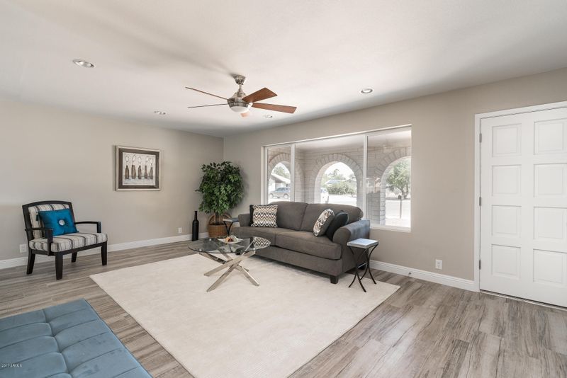 3520 E Sahuaro Dr, Phoenix, AZ 85028