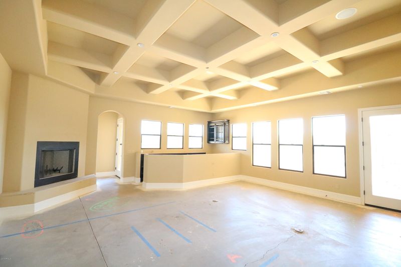 35203 N Central Ave, Phoenix, AZ 85086