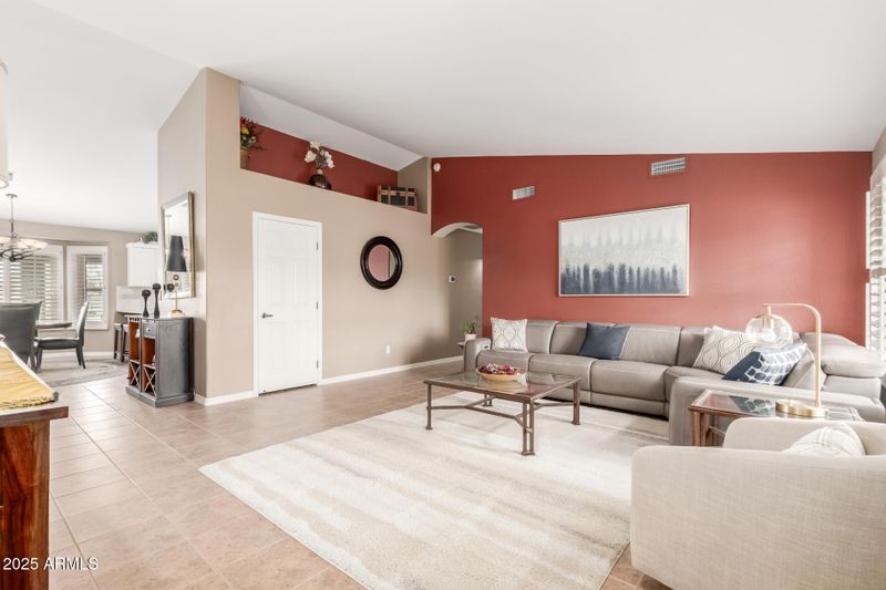35207 N Central Ave, Phoenix, AZ 85086