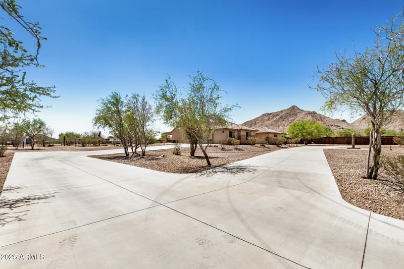 35219 Ellsworth Ave, San Tan Valley, AZ 85144