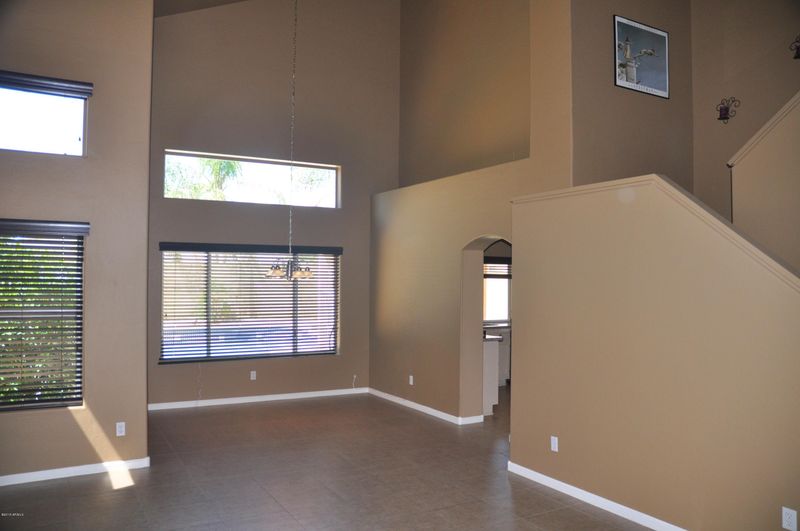 3522 E Kerry Ln, Phoenix, AZ 85050