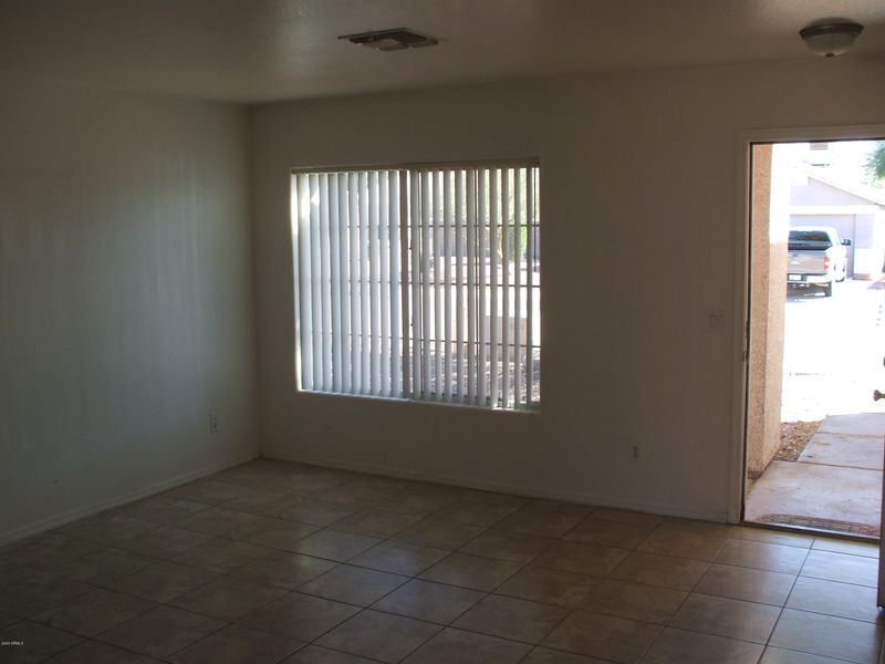 3522 W Sands Dr, Glendale, AZ 85310
