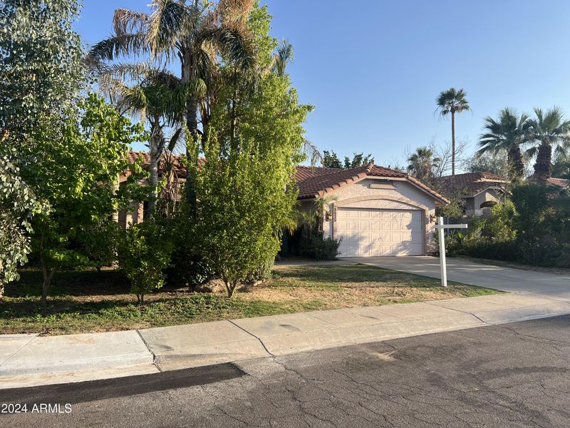 3525 E Oraibi Dr, Phoenix, AZ 85050