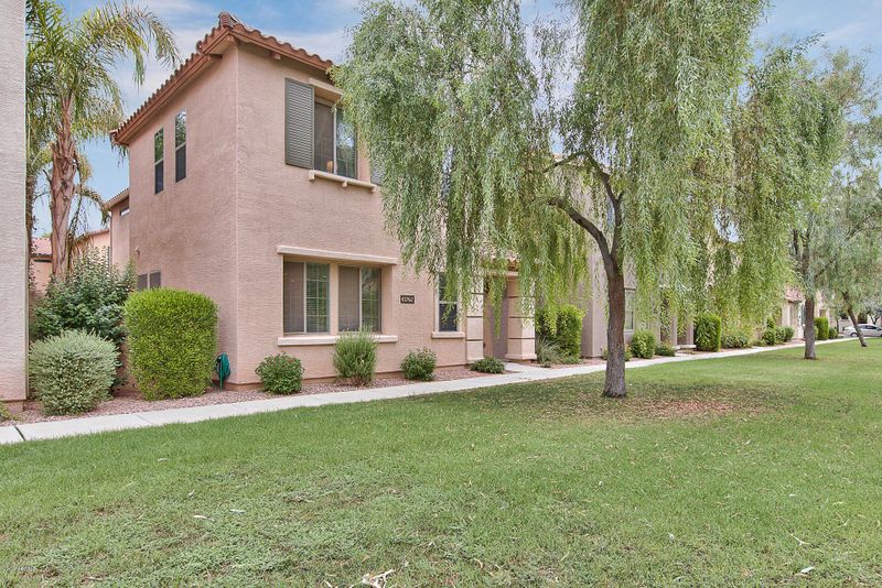 3525 S Seneca Way, Gilbert, AZ 85297