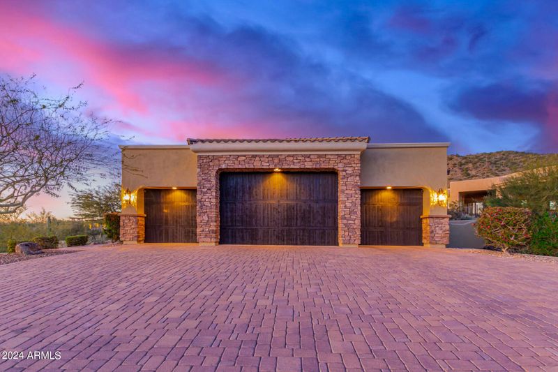 3526 N Shadow Trl, Mesa, AZ 85207