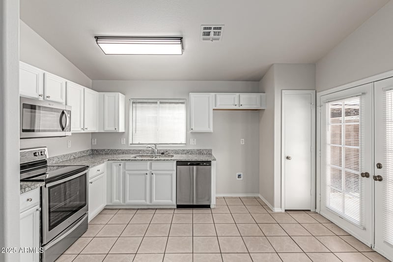 3526 Sands Dr, Glendale, AZ 85310
