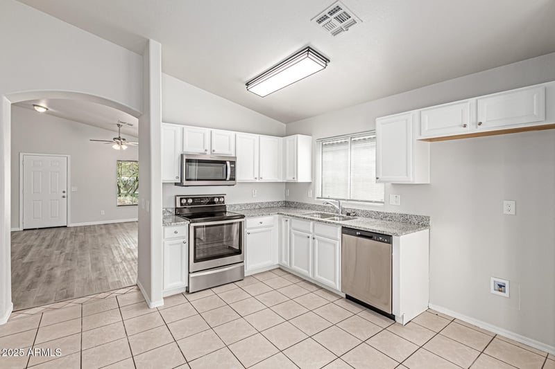 3526 Sands Dr, Glendale, AZ 85310