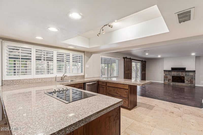 3527 Oak St, Tempe, AZ 85282