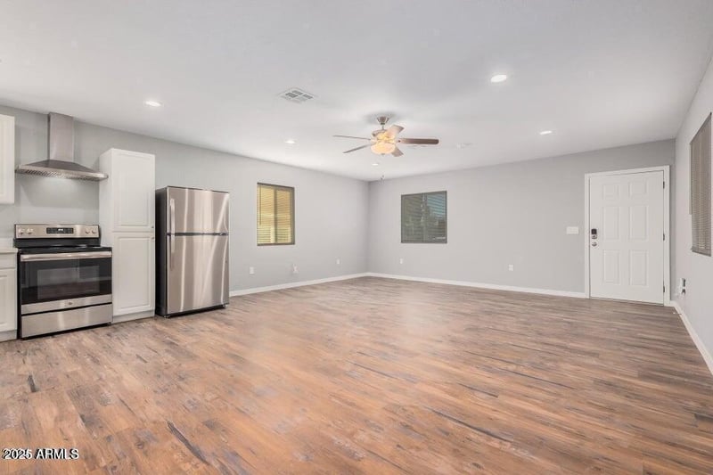 3529 Lone Cactus Dr, Glendale, AZ 85308