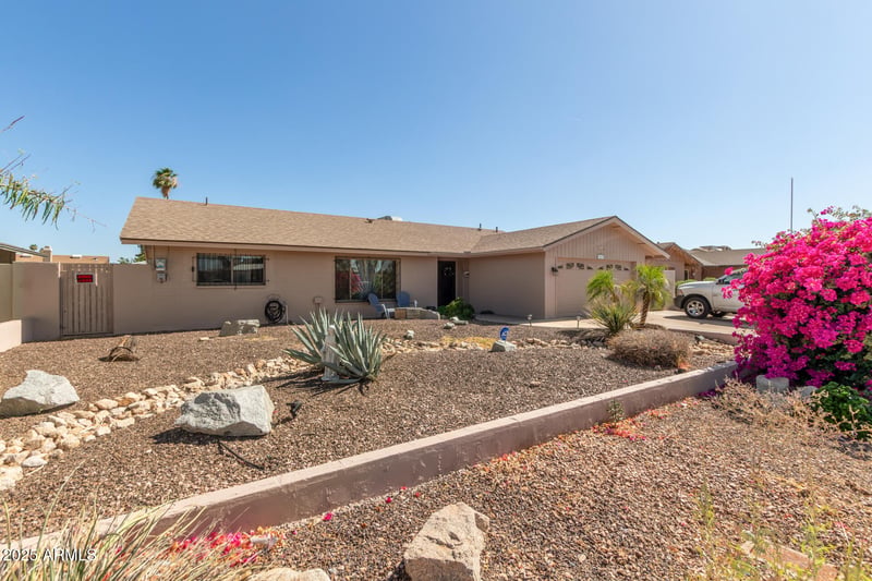 3529 Saint Moritz Ln, Phoenix, AZ 85053