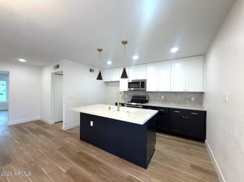 3529 W Stella Ln, Phoenix, AZ 85019