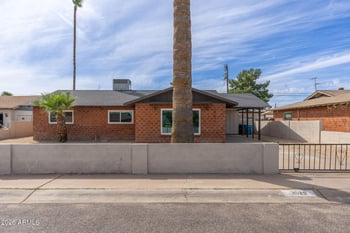 3529 W Stella Ln, Phoenix, AZ 85019