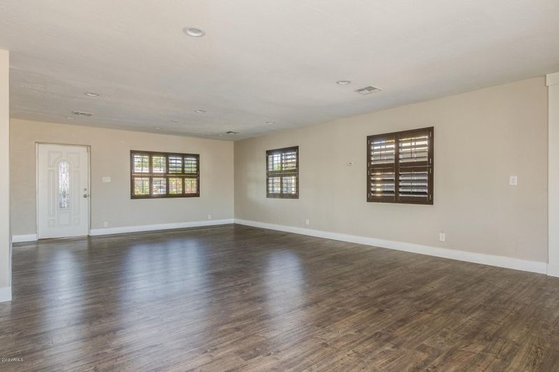 3530 E Amelia Ave, Phoenix, AZ 85018