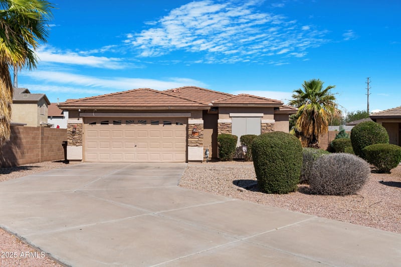 35323 Aubrac Cir, San Tan Valley, AZ 85143
