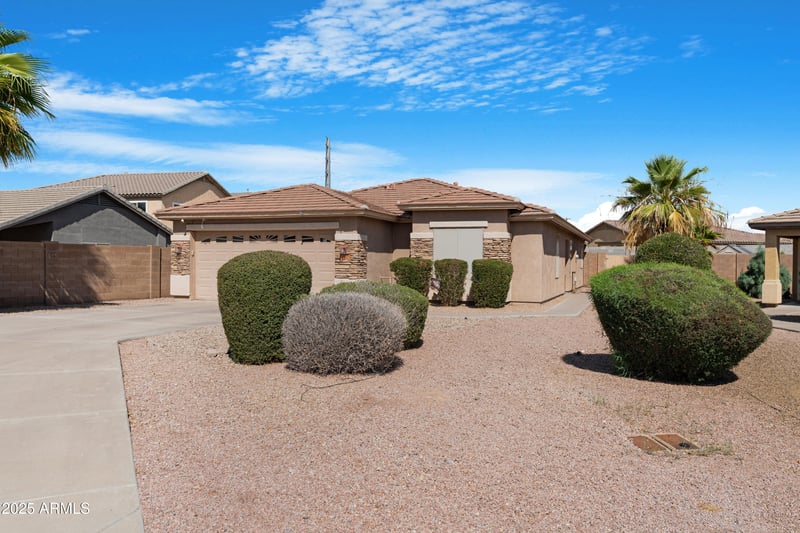 35323 Aubrac Cir, San Tan Valley, AZ 85143