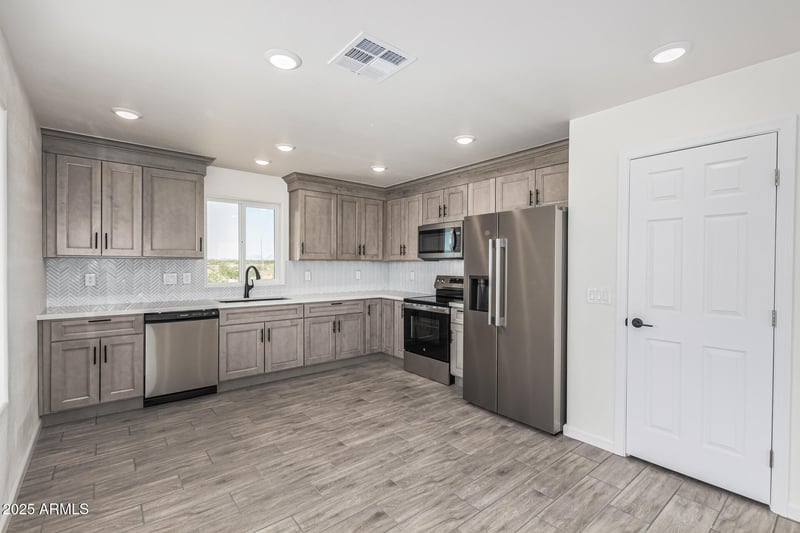 35326 Ardmore Rd, Tonopah, AZ 85354