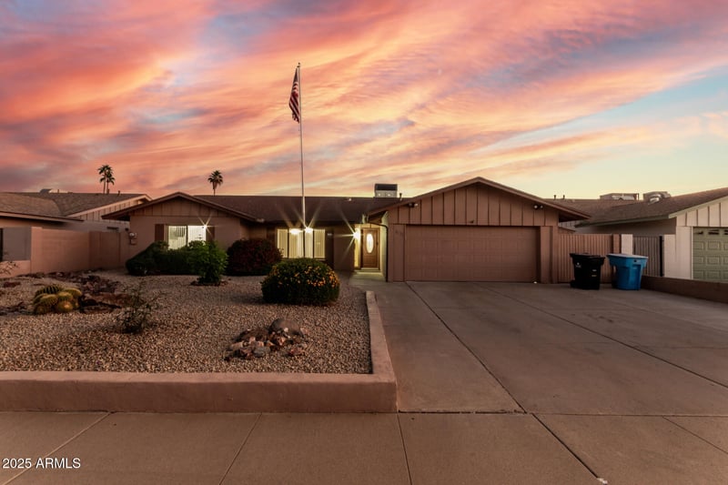 3535 Saint Moritz Ln, Phoenix, AZ 85053