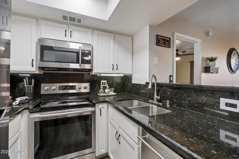 3535 Tierra Buena Ln #256, Phoenix, AZ 85053