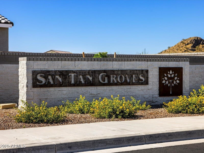 35352 Flora Way, San Tan Valley, AZ 85144