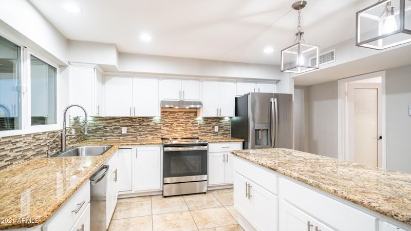 35405 N 9th St, Phoenix, AZ 85086