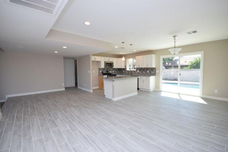 3541 W Greenway Rd, Phoenix, AZ 85053