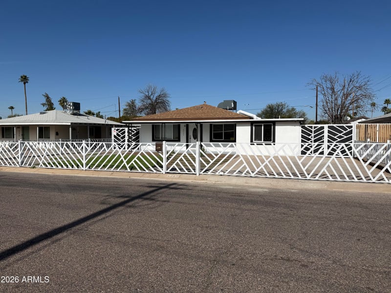 3542 Earll Dr, Phoenix, AZ 85018