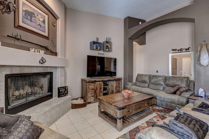 35426 N 9th St, Phoenix, AZ 85086