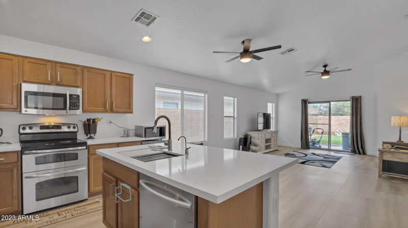 35448 N Shorthorn Trl, Queen Creek, AZ 85143
