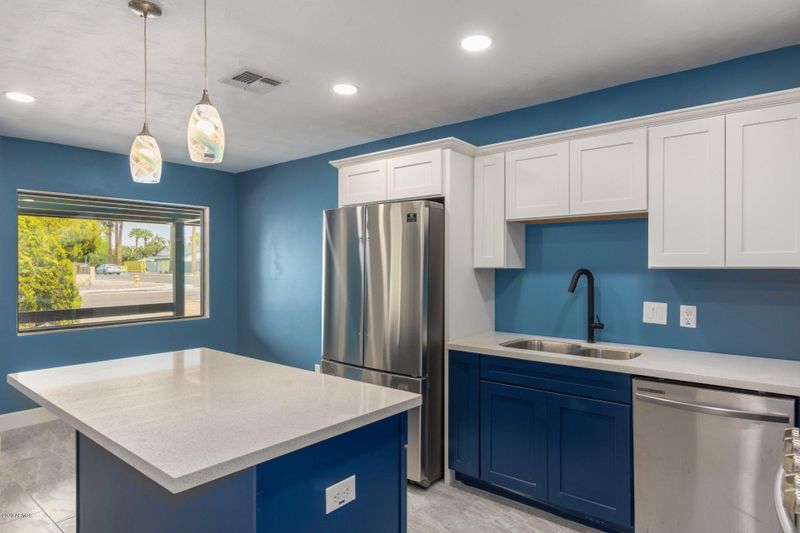 3545 E Cheery Lynn Rd, Phoenix, AZ 85018