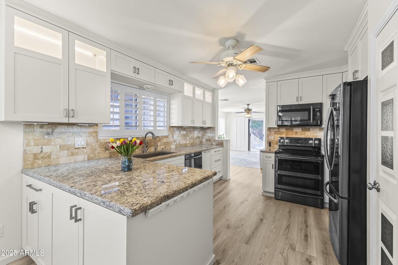 3547 Fallen Leaf Ln, Glendale, AZ 85310