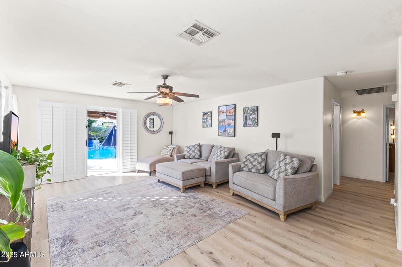 3547 Fallen Leaf Ln, Glendale, AZ 85310