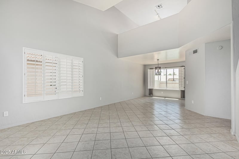 3547 Windmere Dr, Phoenix, AZ 85048
