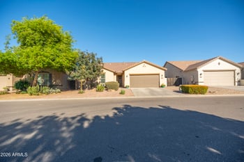 35471 Bandolier Dr, San Tan Valley, AZ 85144