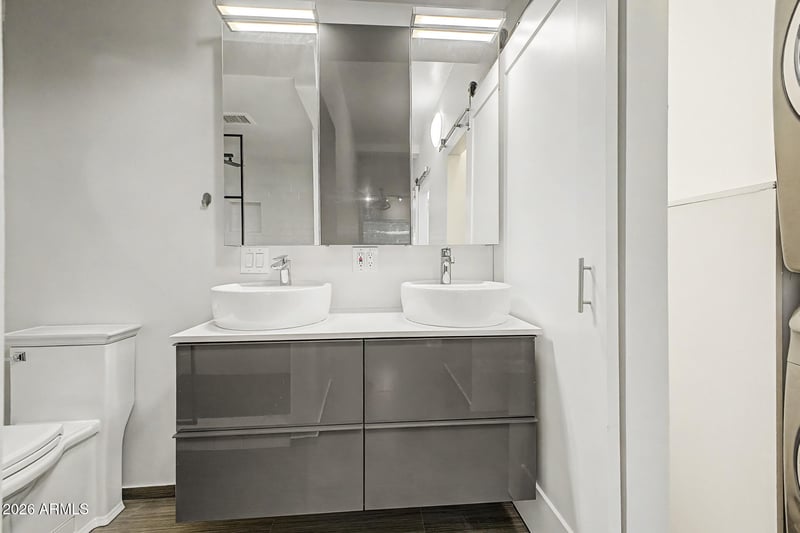 355 E Thomas Rd #B106, Phoenix, AZ 85012