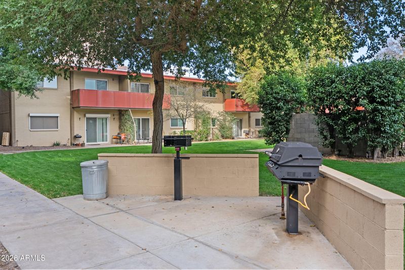 355 E Thomas Rd #B208, Phoenix, AZ 85012