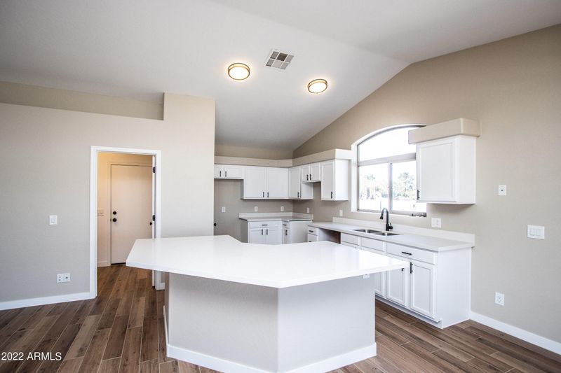 35509 N 14th St, Phoenix, AZ 85086