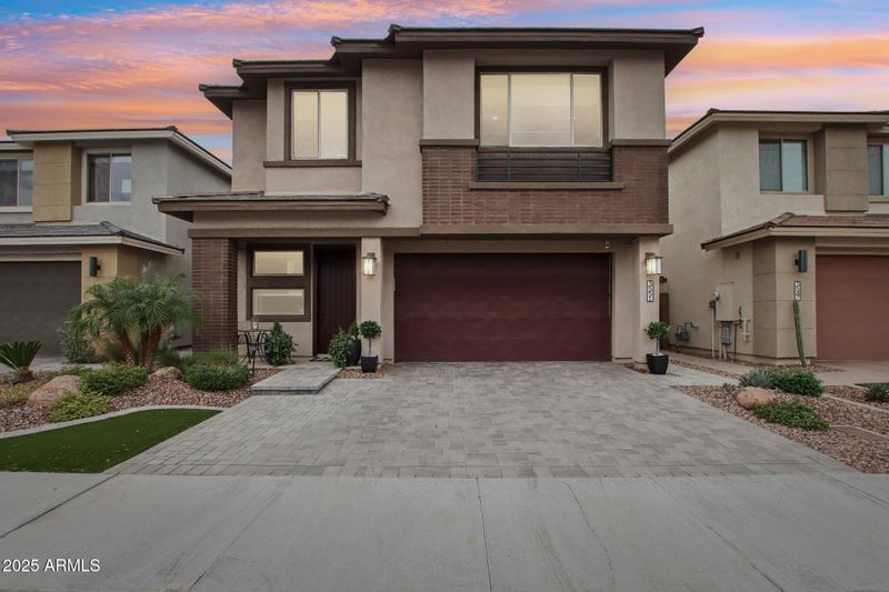 3551 E Louise Dr, Phoenix, AZ 85050