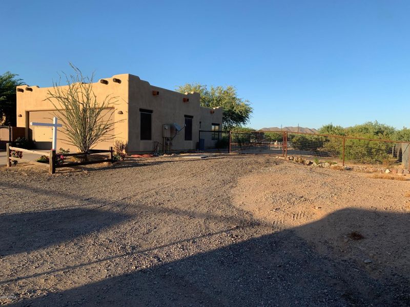 35513 N 11th St, Phoenix, AZ 85086
