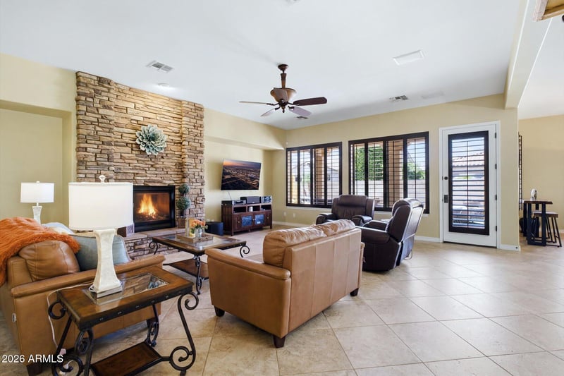 3555 E Glacier Pl, Chandler, AZ 85249