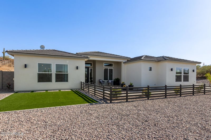 3555 Hummingbird Ln, San Tan Valley, AZ 85144