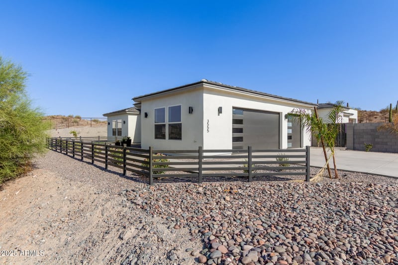 3555 Hummingbird Ln, San Tan Valley, AZ 85144