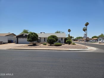 3555 Acoma Dr, Phoenix, AZ 85053