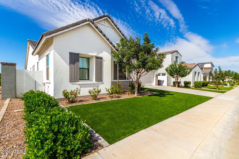 35562 Gemstone Way, San Tan Valley, AZ 85144
